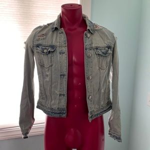 American Eagle outfitter distressed jean jacket SZ; S